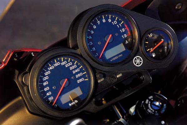 YamahaFazer1000s-011-f